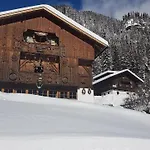 Furhapter Mit Bio- Bauernhof Lantgård *